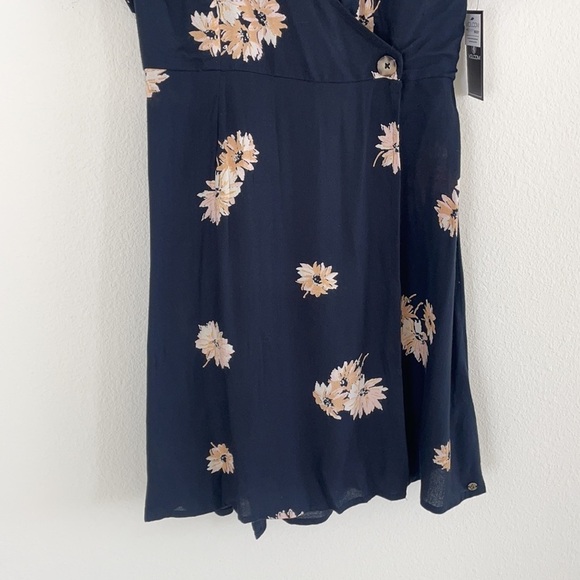 NWT Volcom Wrapsicle Black Wrap Dress - Picture 7 of 16